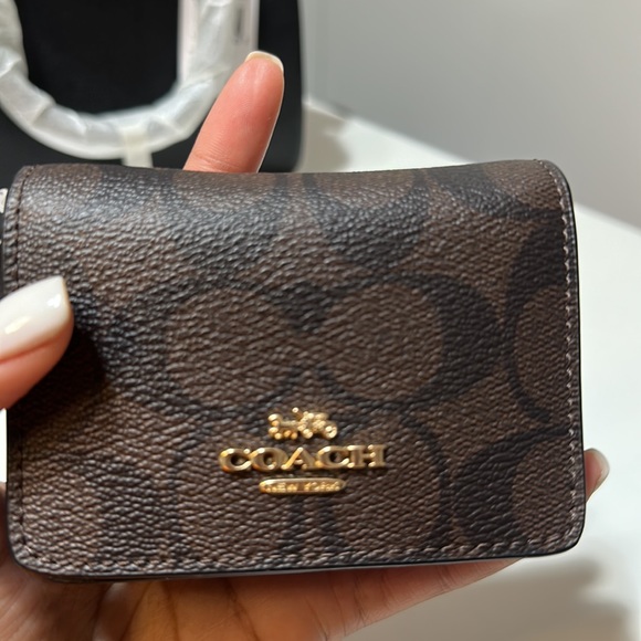 Coach Wallet on Chain - Picture 3 of 6